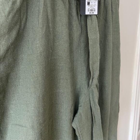 Hey! Wide Leg Pants! 💚 - Picture 4 of 4